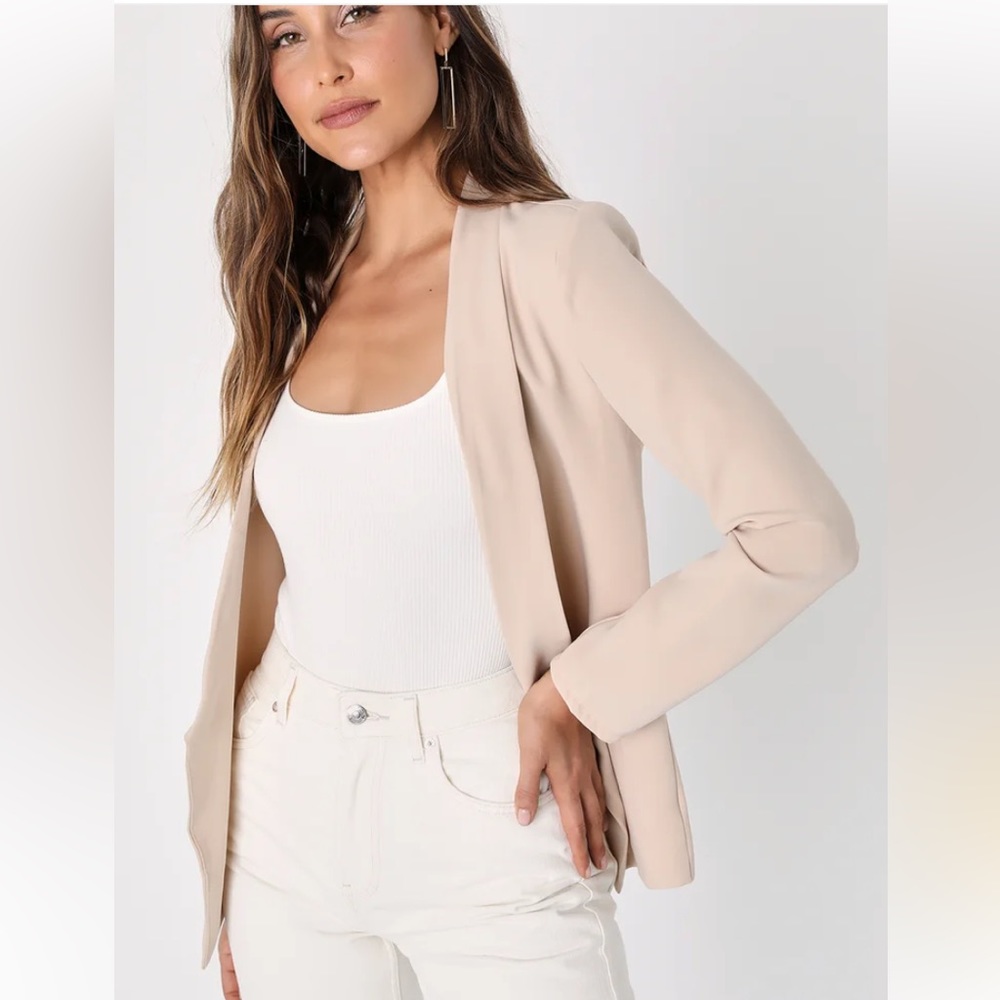 Lulu’s Miss Punctuality Lightweight Blazer in Taupe NWT